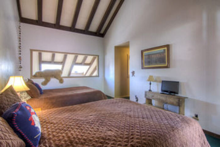 Room 9 of 20