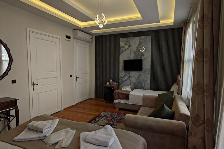 Room 38 of 104