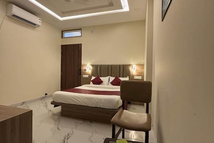 Room 33 of 59