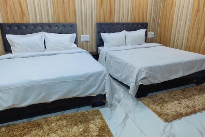 Room 6 of 20