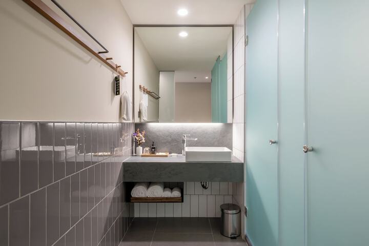 Room 40 of 67