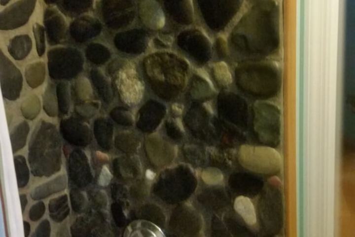 Room 17 of 28