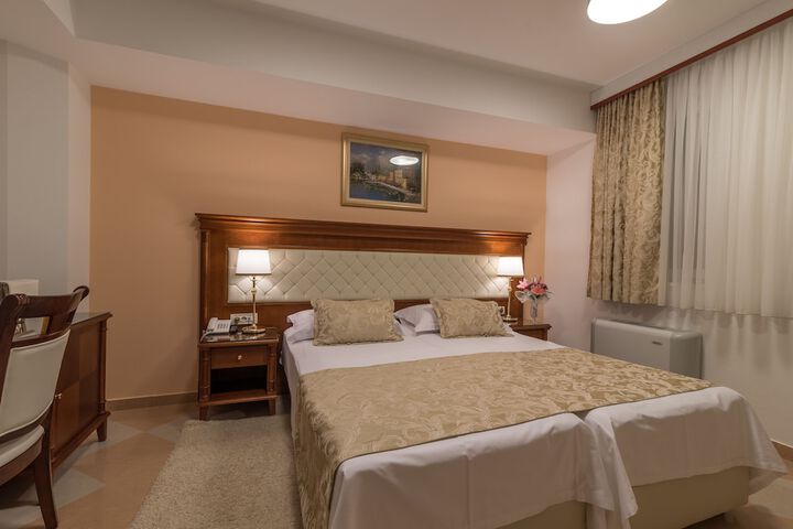 Room 8 of 45