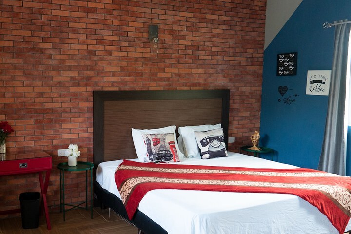 Room 6 of 34