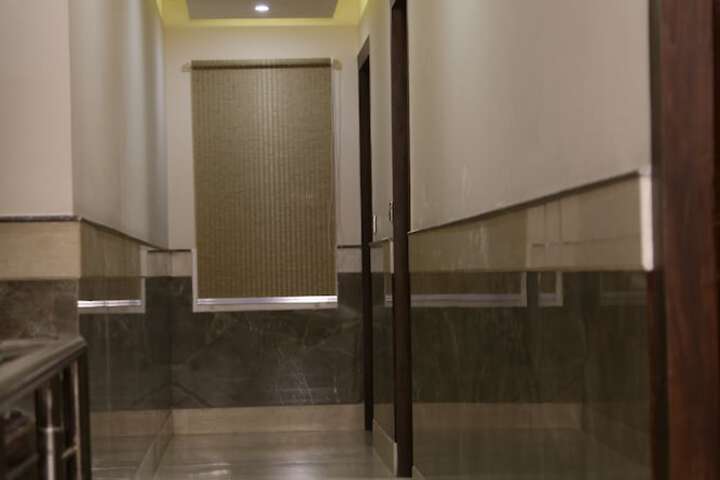 Ballroom/Hall 14 of 17