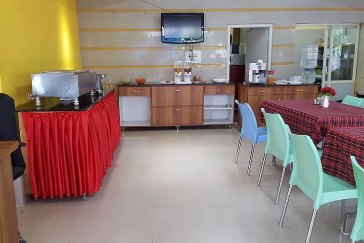 Breakfast/Coffee Service 49 of 67