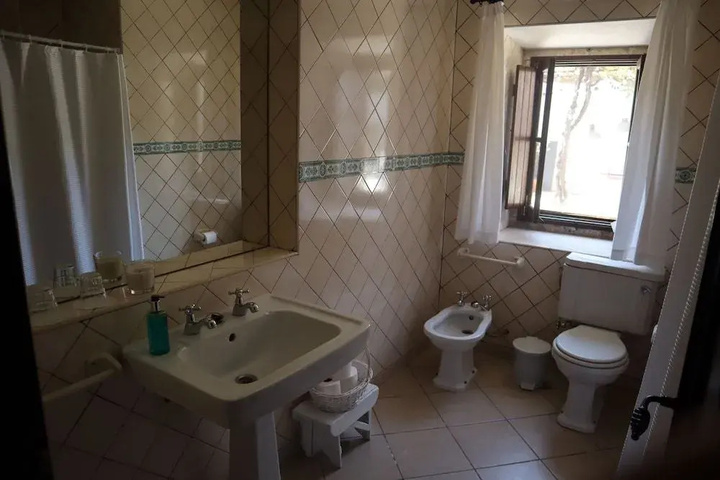 Room 9 of 24