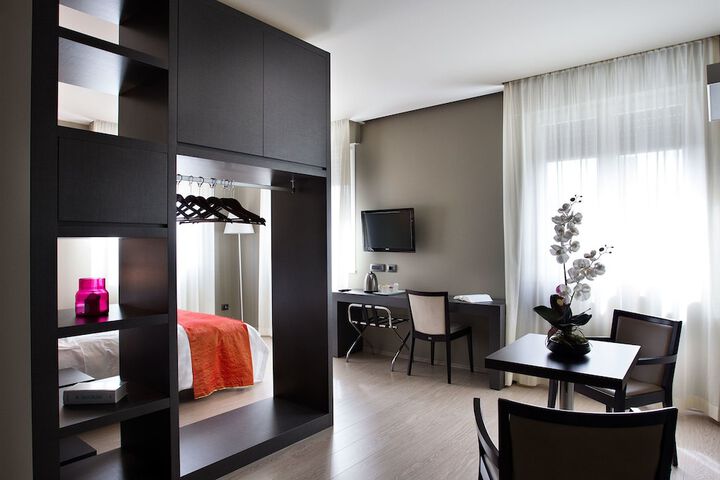 Room 6 of 40