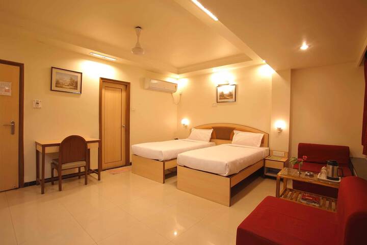 Room 7 of 8