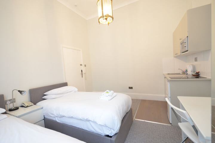 Room 201 of 371