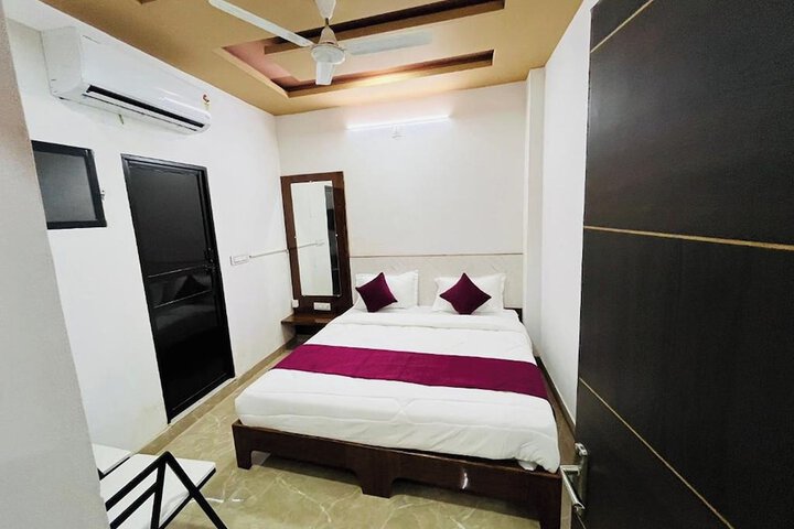 Room 7 of 25