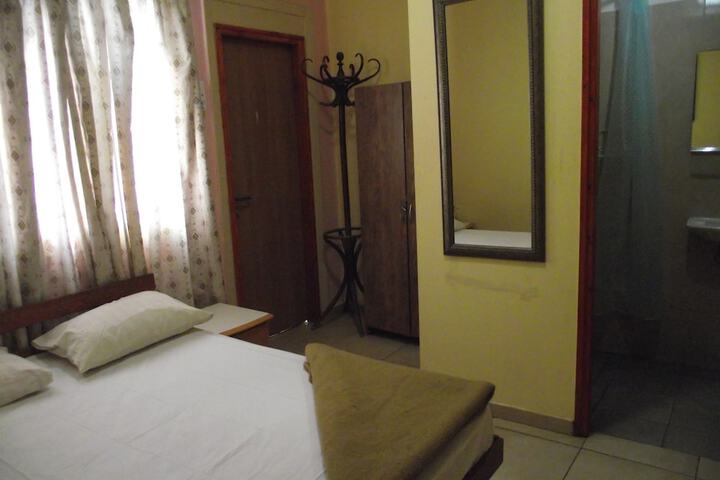 Room 6 of 31