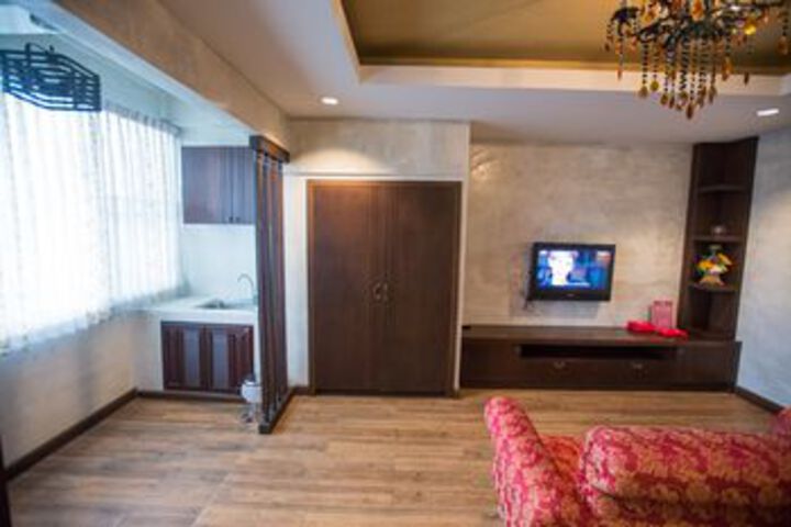 Room 18 of 38