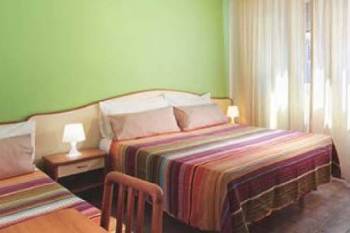 Room 5 of 17