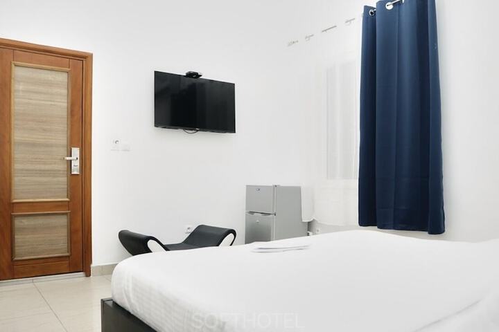 Room 2 of 7