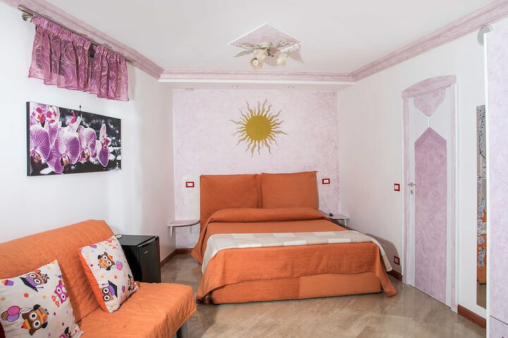 Room 2 of 34