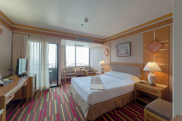 Room 35 of 104