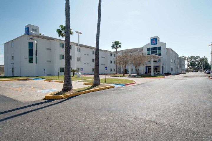 Hotel 43 of 44