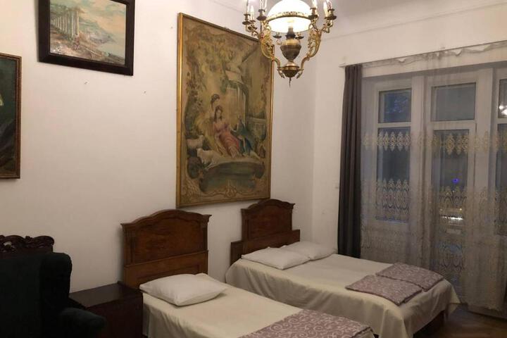 Gutsa Artists Mini-Hotel