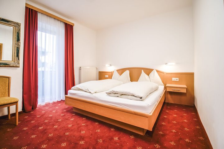 Room 10 of 26