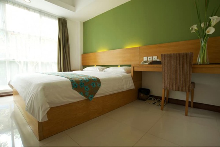 Room 9 of 24