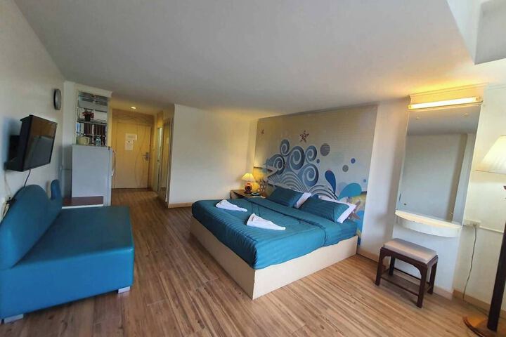 Room 82 of 147