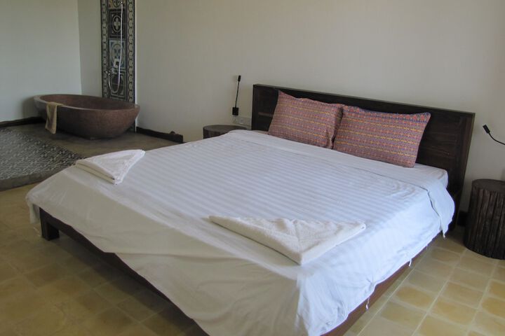 Room 3 of 52