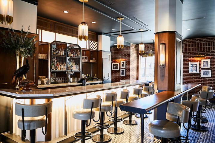 Lobby lounge