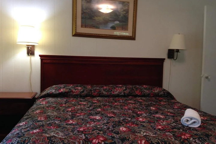 Room 2 of 16
