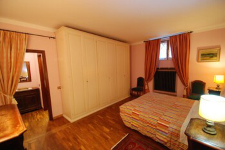 Room 18 of 21