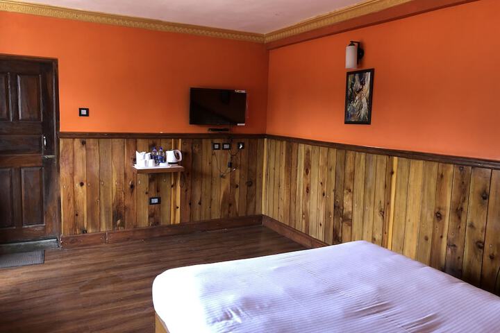 Room 9 of 35