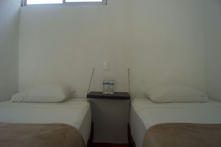 Room 11 of 106