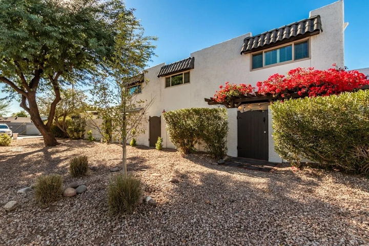 Image of New Listing! Modern Scottsdale Townhouse! Close to Everything! by Redawning