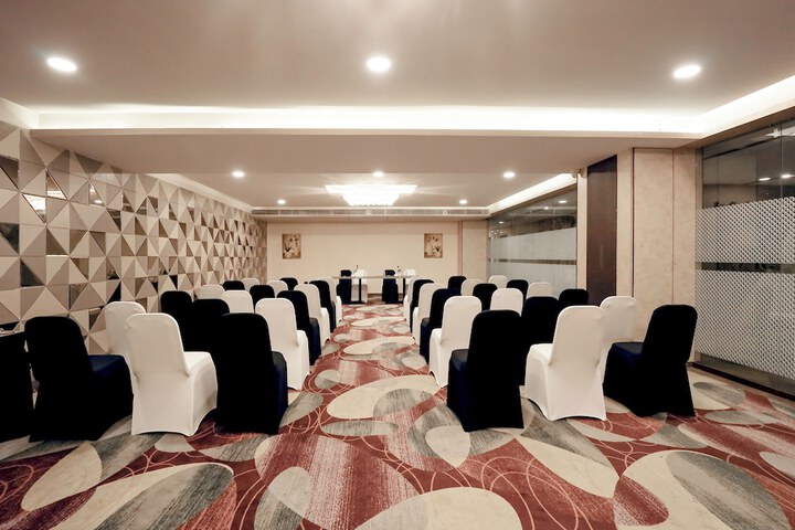 Ballroom/Hall 38 of 42