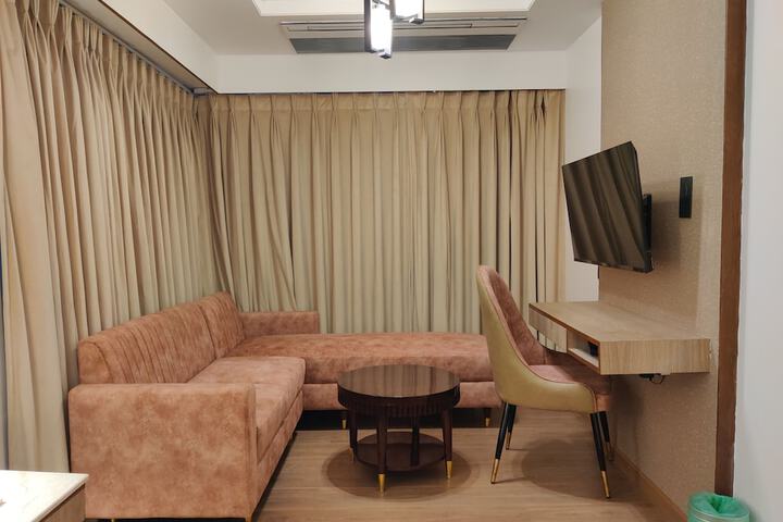 Room 14 of 24