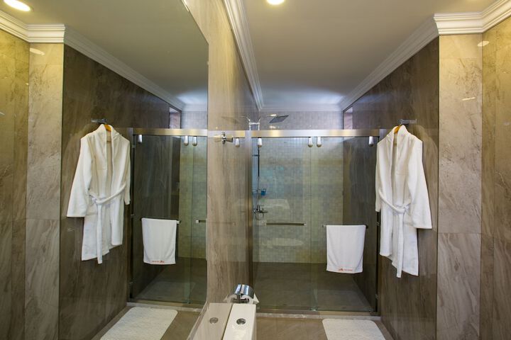 Room 10 of 50