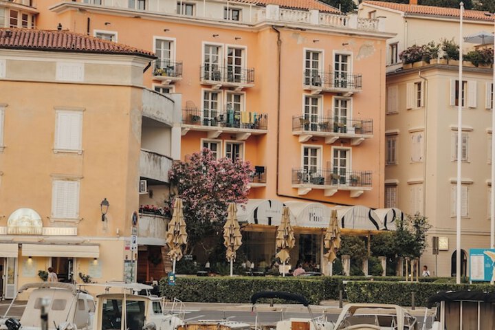 Hotel 102 of 108