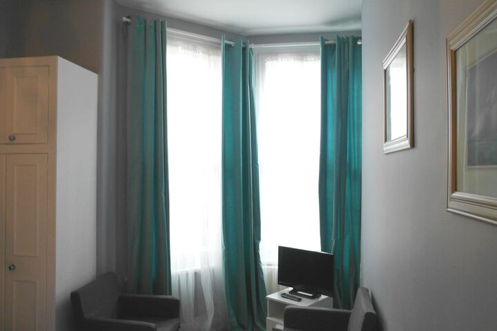 Room 33 of 50