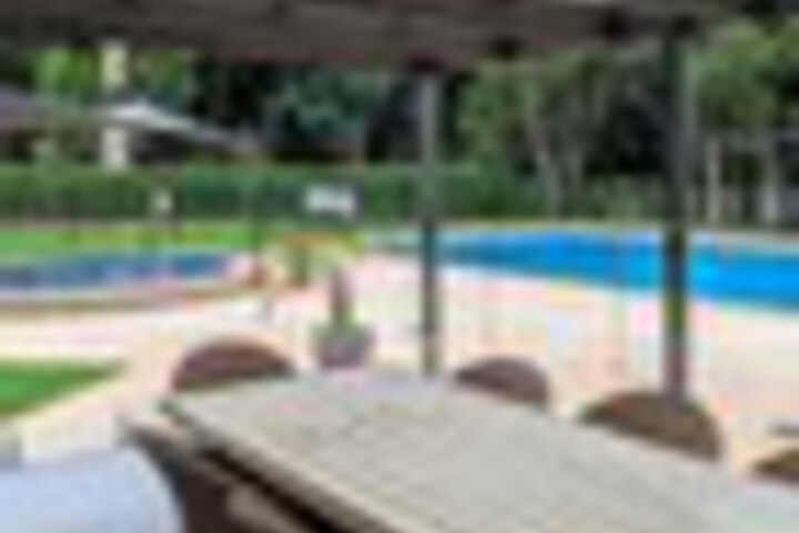 Pool 26 of 39