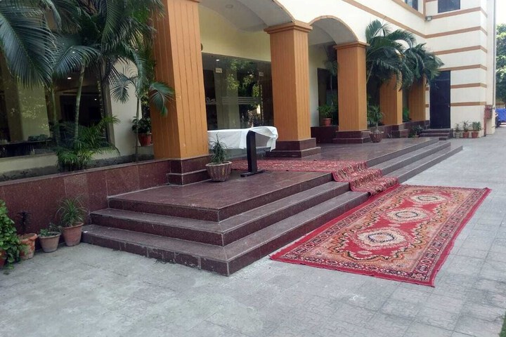 Ballroom/Hall 43 of 65