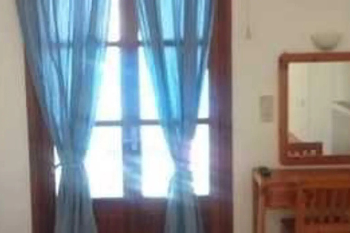 Room 6 of 14