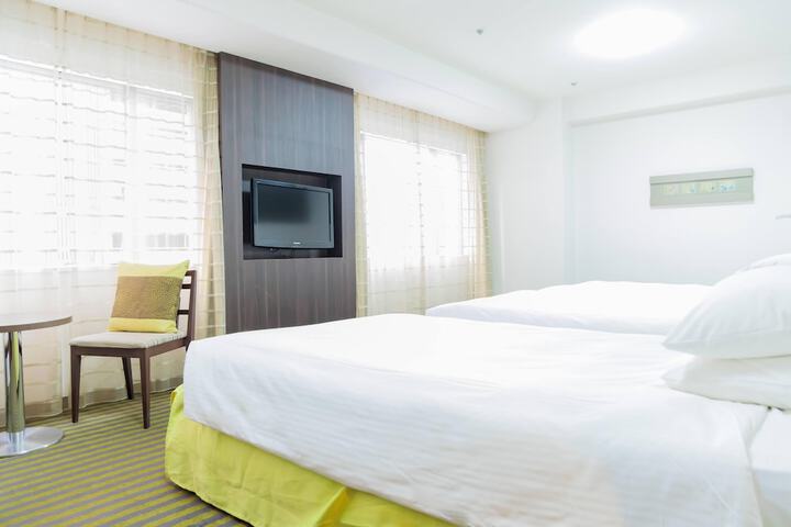 Room 26 of 68