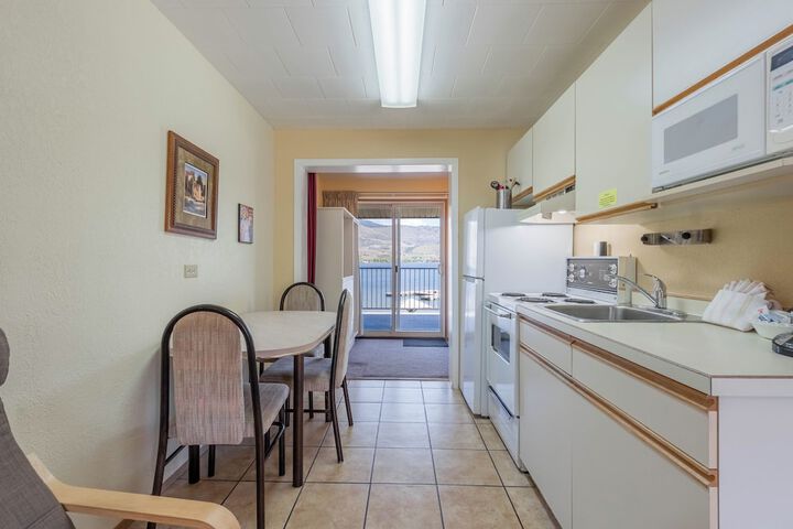 Room 4 of 18