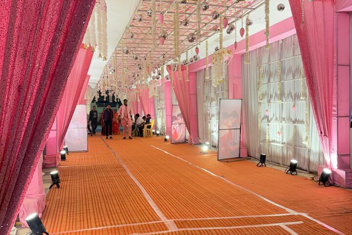 Ballroom/Hall 42 of 54