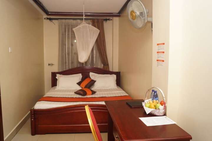 Room 4 of 48