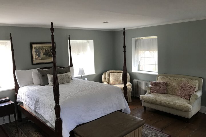 Room 3 of 63