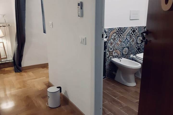 Room 16 of 25