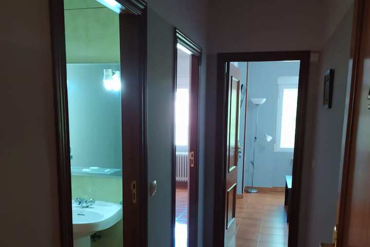 Room 32 of 49