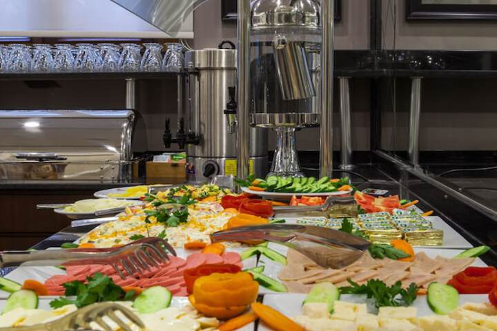 Dining 54 of 75