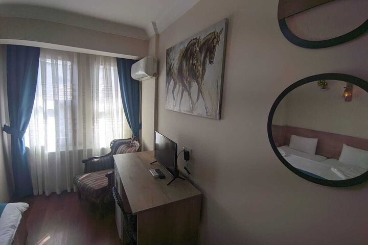 Room 22 of 48